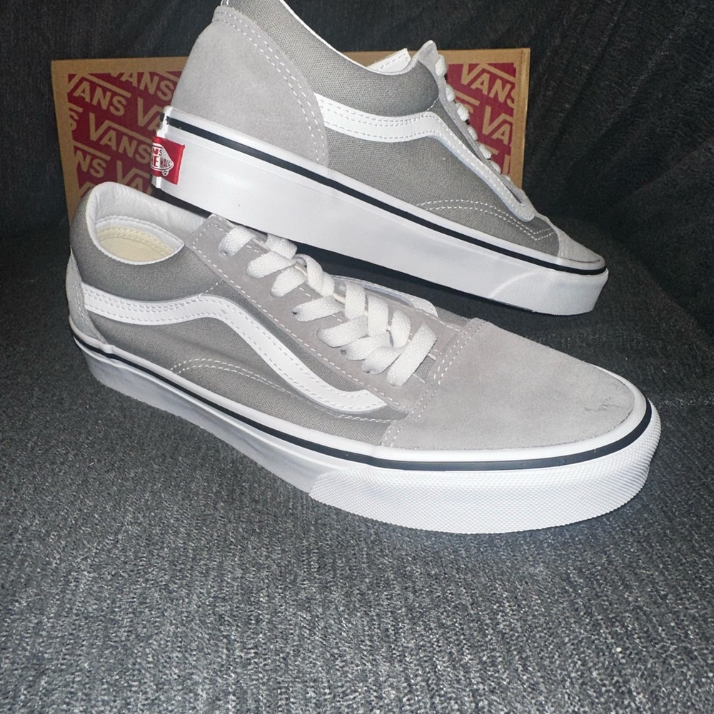 Vans Old Skool Sneakers in Drizzle (Light Gray) & True White